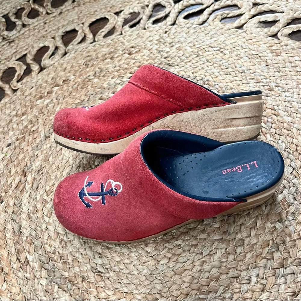 L.L. Bean Women’s Anchor Red Clogs Size 7.5